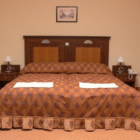 Oereg Miskolcz Hotel מראה חיצוני תמונה