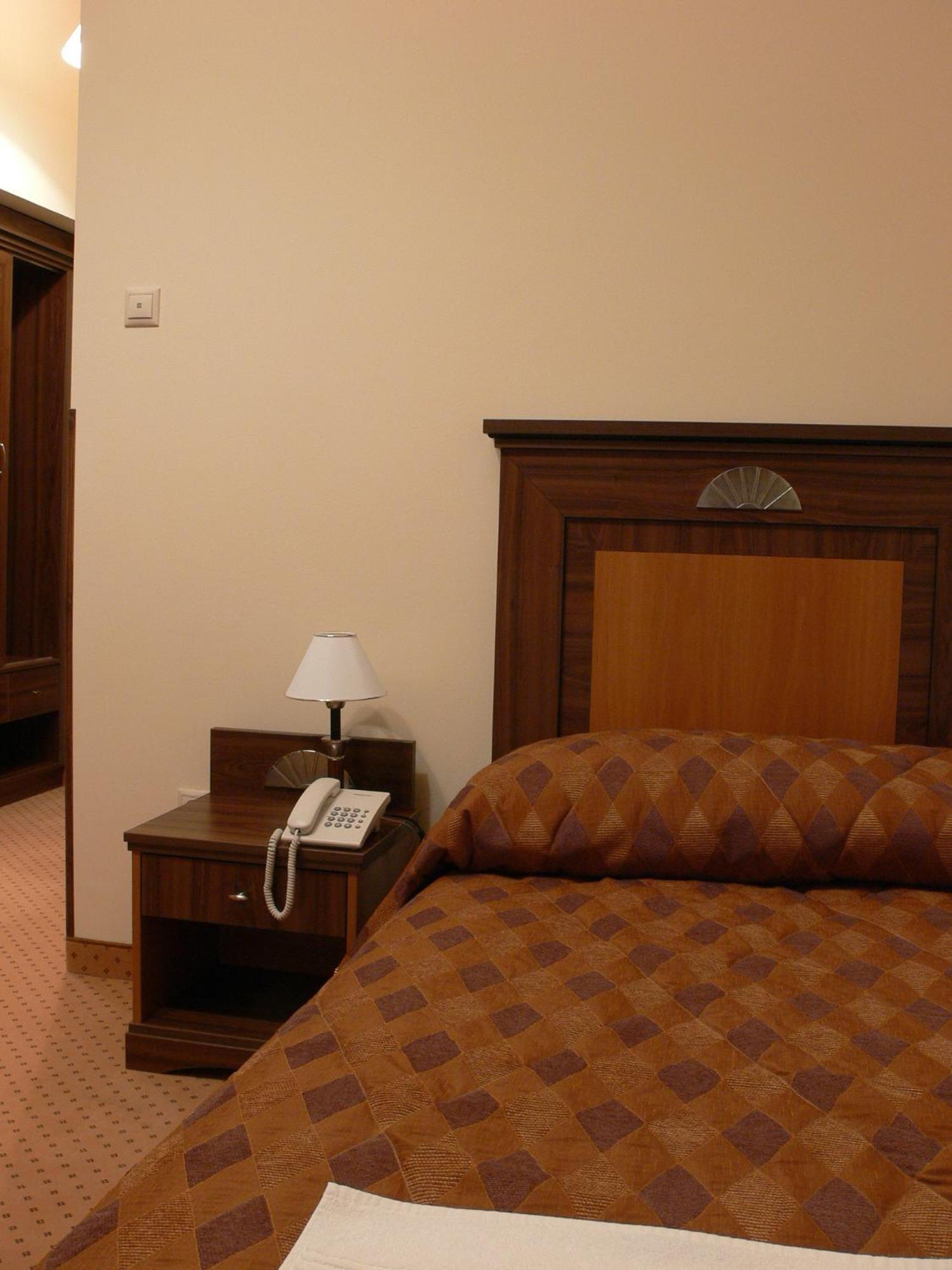 Oereg Miskolcz Hotel מראה חיצוני תמונה