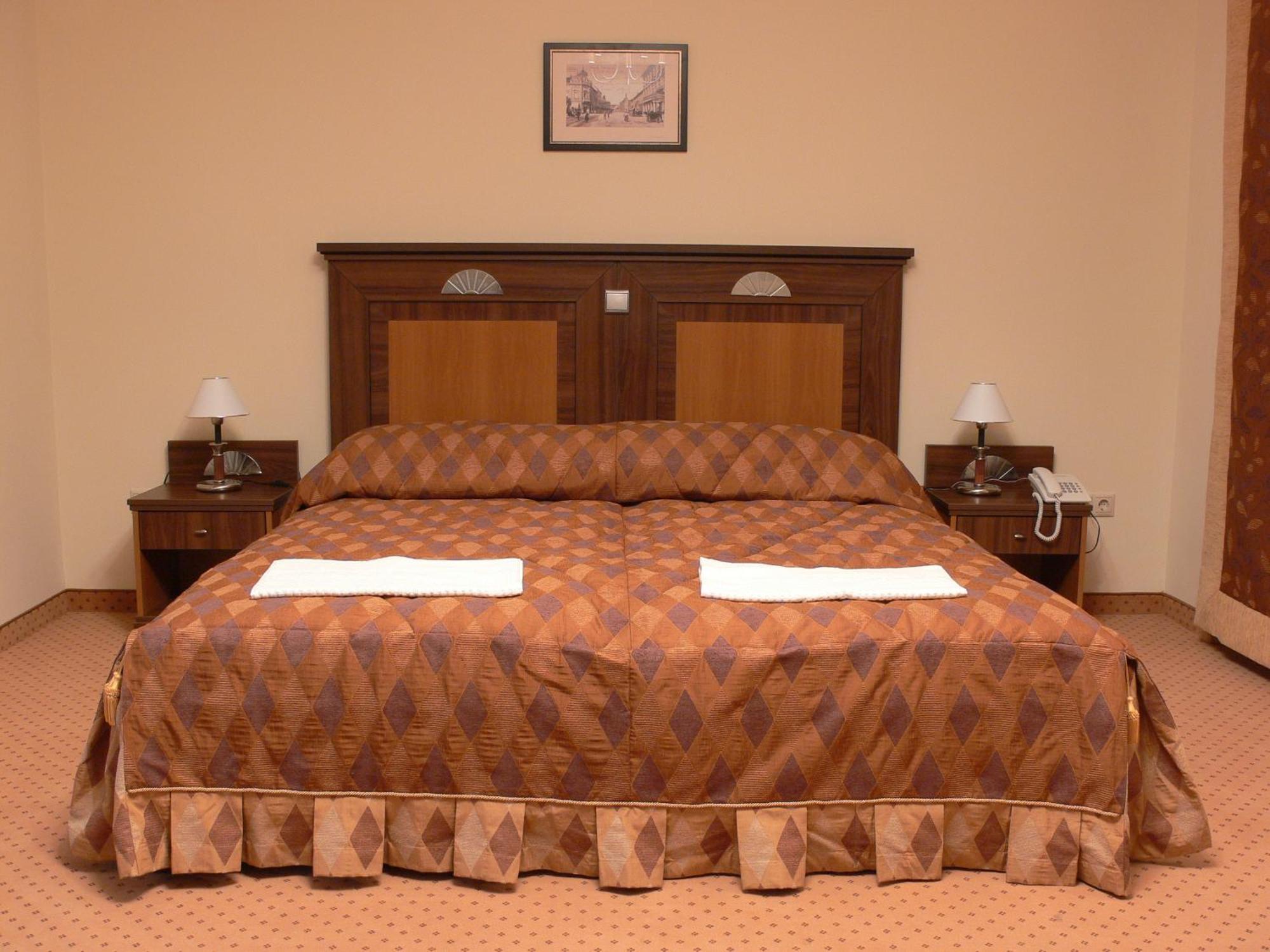Oereg Miskolcz Hotel מראה חיצוני תמונה